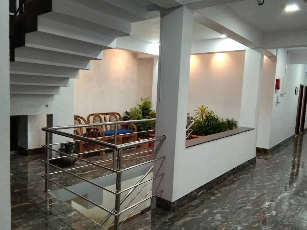 Hotel Hilltop International