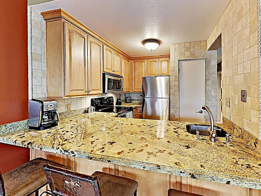 Bighorn #13E - 2 Br Condo