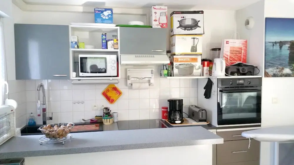 Apartment With 2 Bedrooms in Villeneuve-lès-avignon, With Pool Access,