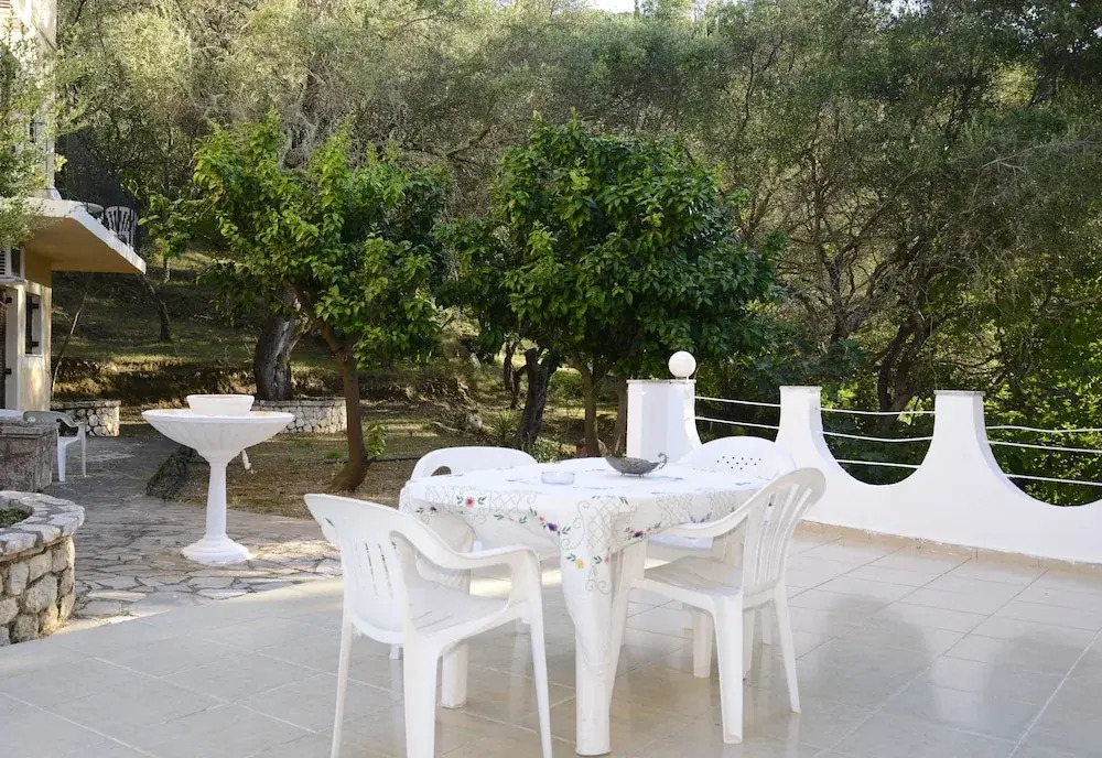Corfu Room Apartments With big Parking Area