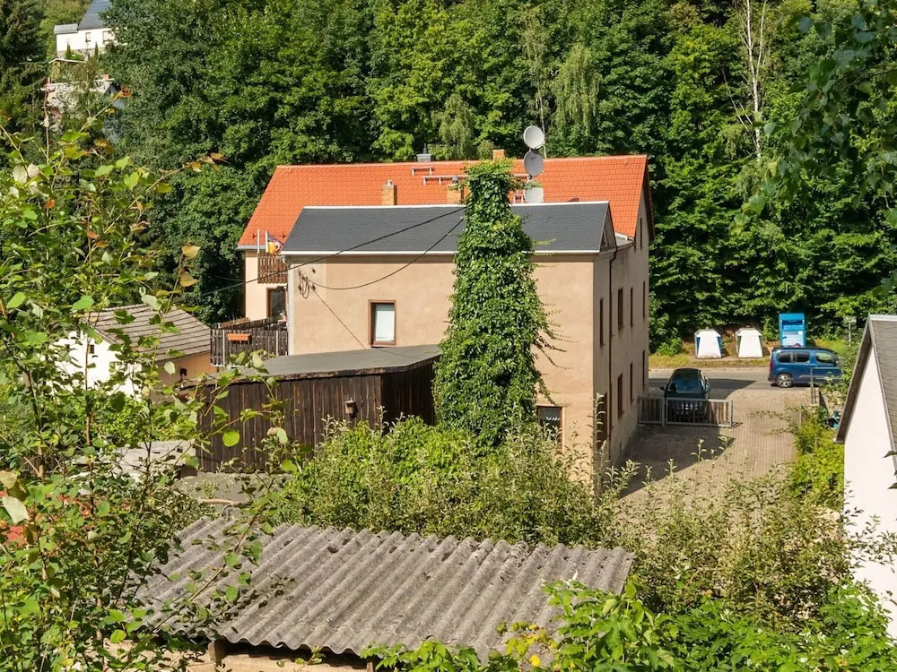 Apartment in Saxon With Terrace