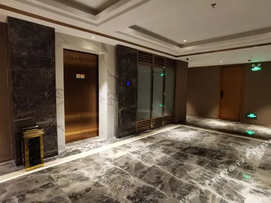 Jinxing Hotel (Yihua International Plaza)