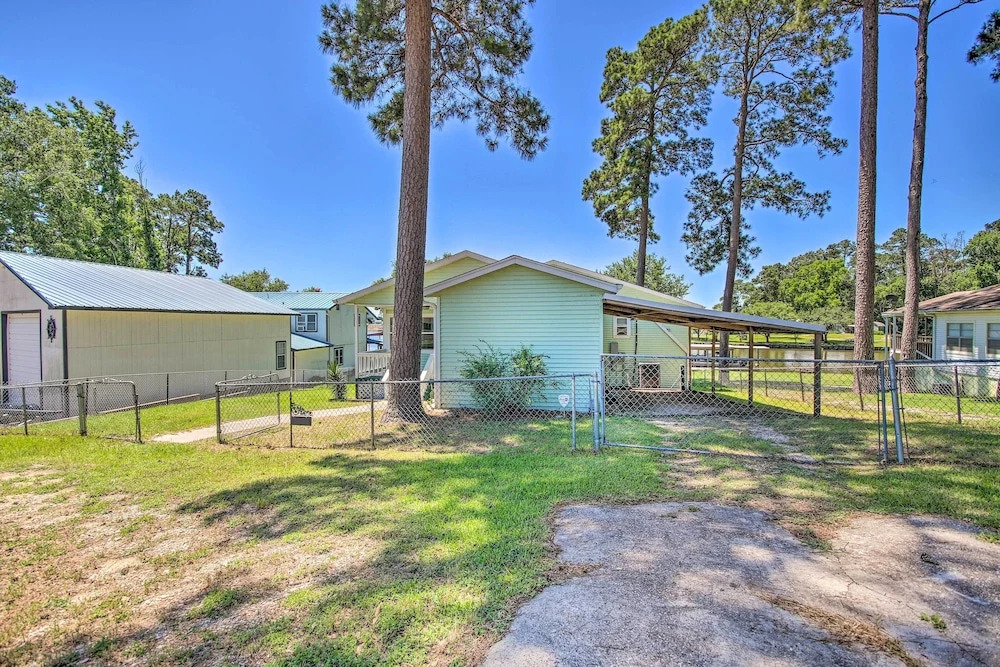 Waterfront Onalaska Retreat w/ Private Dock!