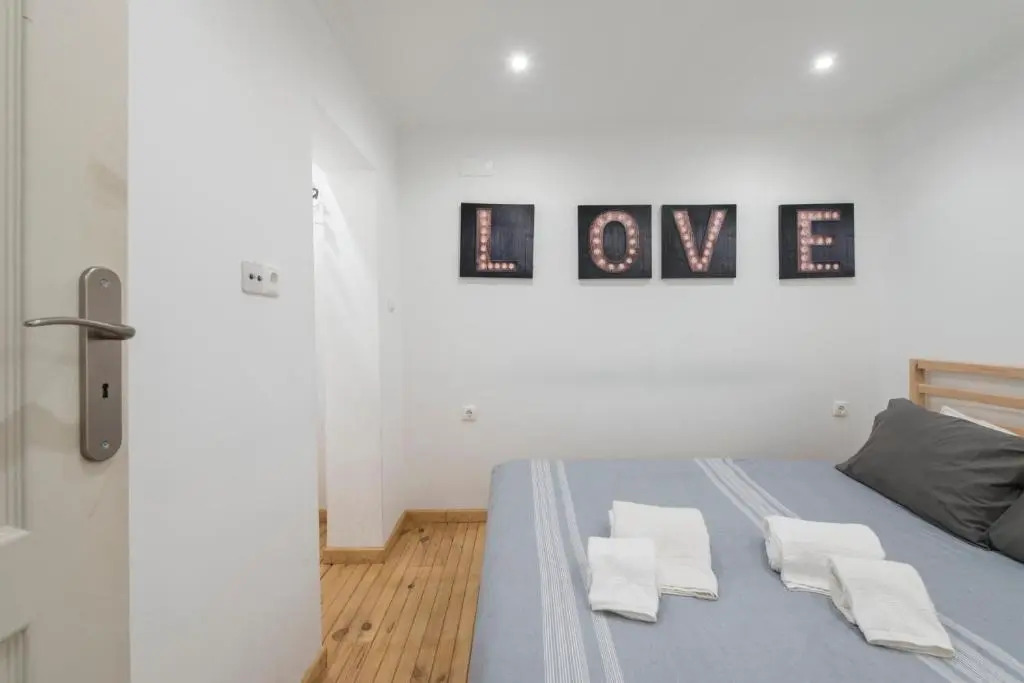 Lisbon Apartment Bairro Alto - Bica 1