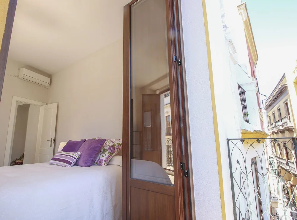 Deluxe Apartment with Giralda views