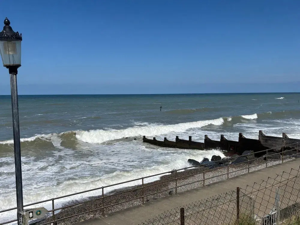 Seafront Sheringham 1 bed Apt Sleeps 4 - 1xdog