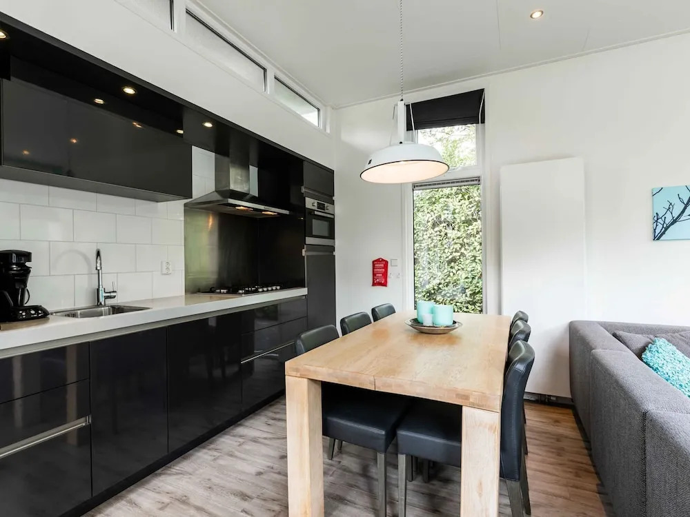 Comfy Chalet in a Holiday Park Near De Veluwe