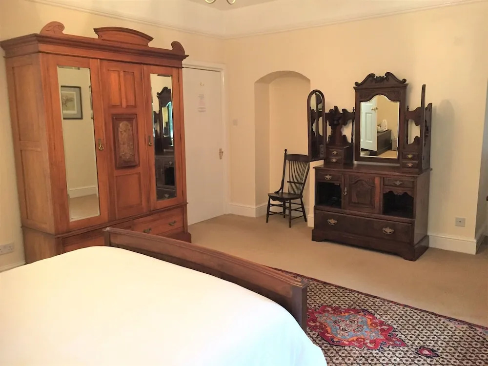Dartfordleigh B&B