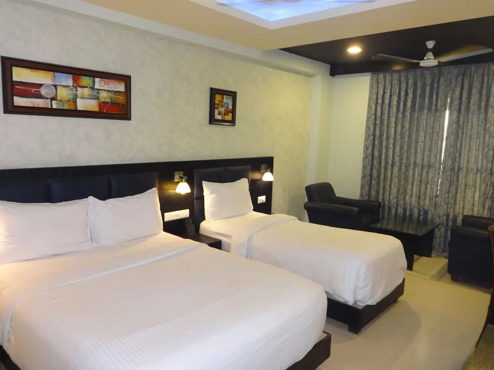 Oyo Premium Vip Road