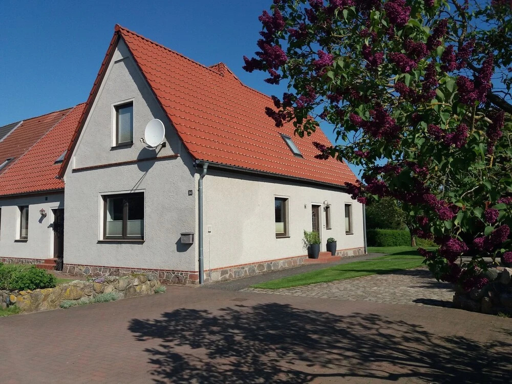 Holiday in Country House with Garden & Terrace near Beach