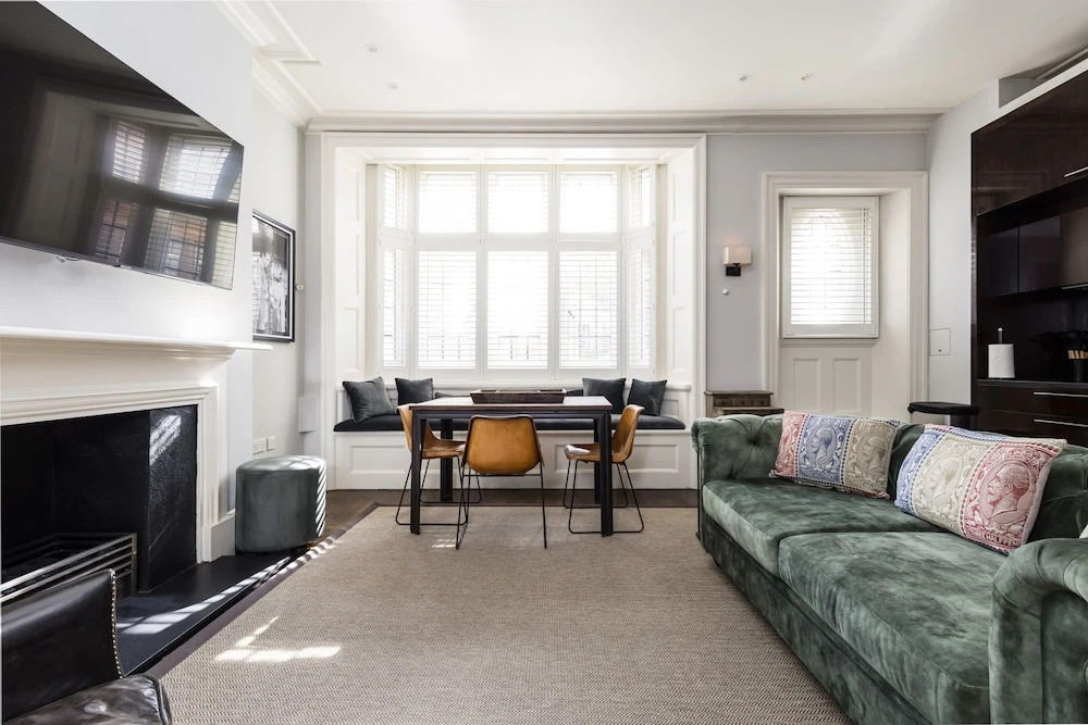 The Berkeley Square Suite