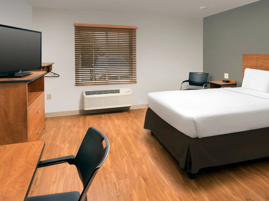 Extended Stay America Select Suites - Cleveland - Airport