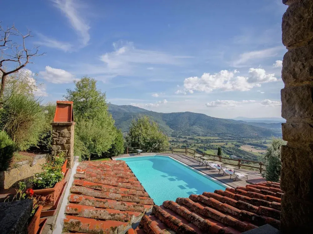 Villa in Tuscany with Pool and Valley Views