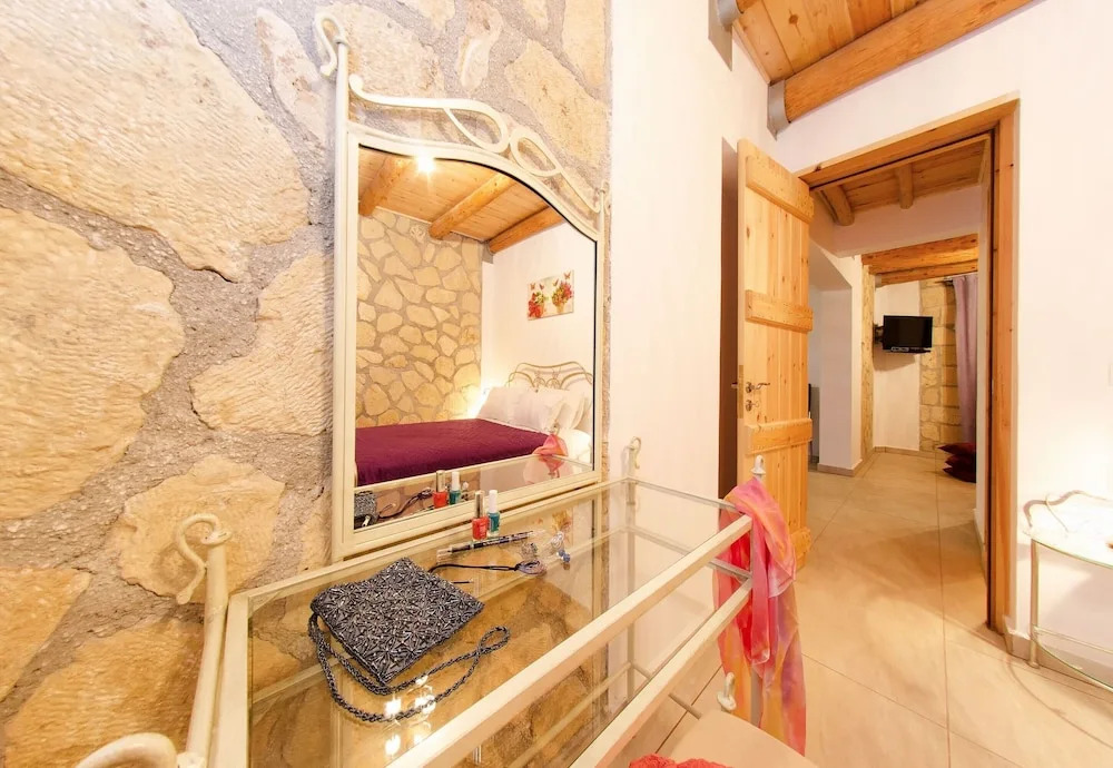 Villa Tireda Pool and Whirlpool