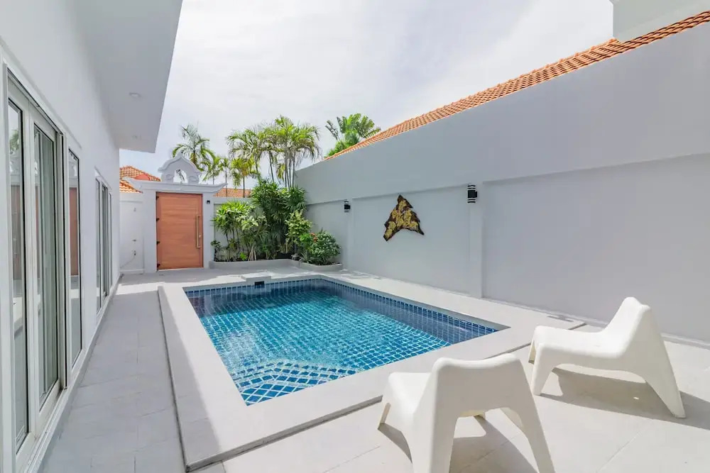 Private pool 3BDR villa beach at 200m