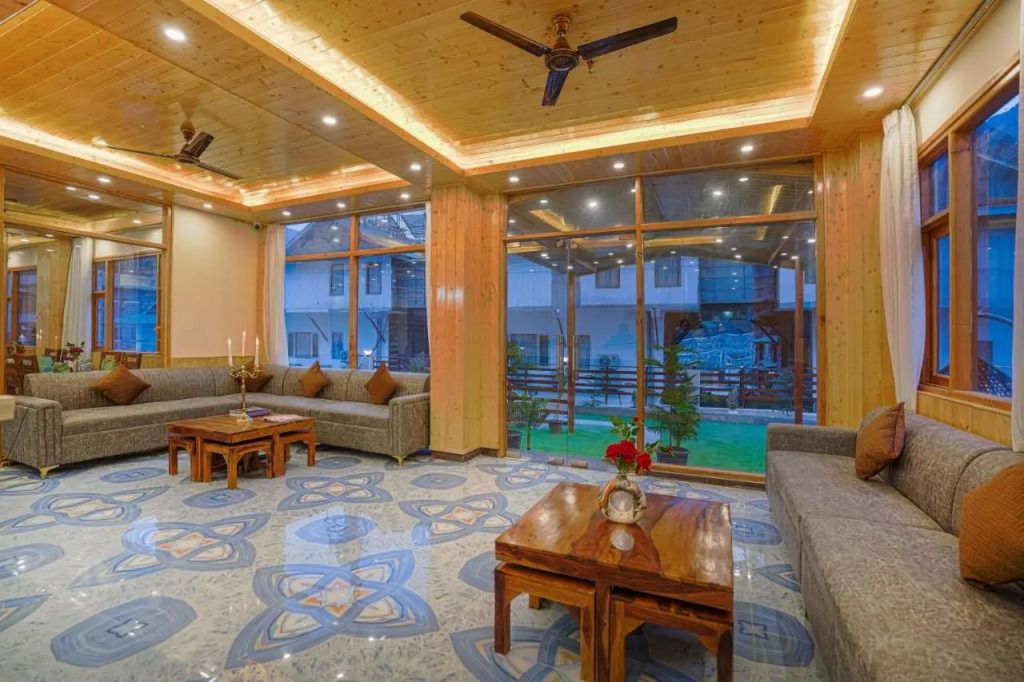 Hotel Divine Paradise Manali