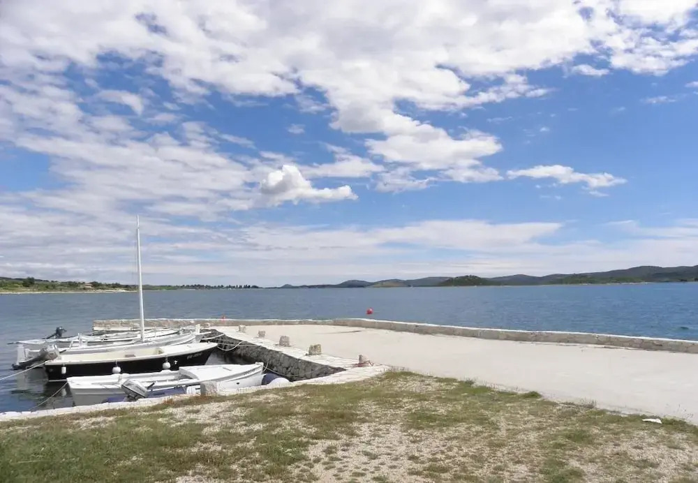 Vese - 100 m From Beach - A2