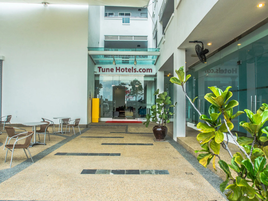 Tune Hotel KLIA Aeropolis