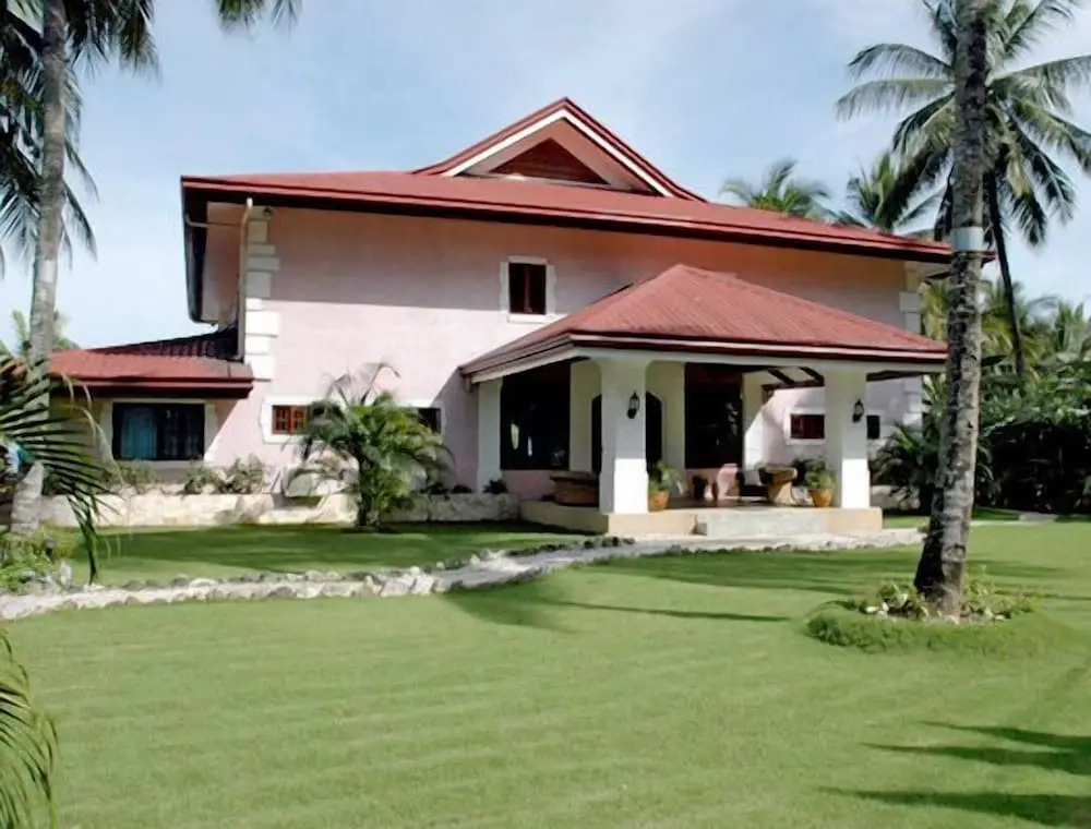 Las Flores Country & Beachside Hotel