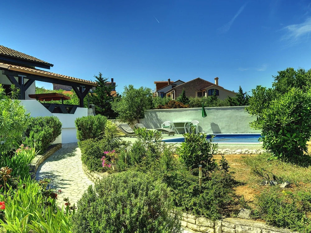 Holiday Home With Swimming Pool, Near the Center