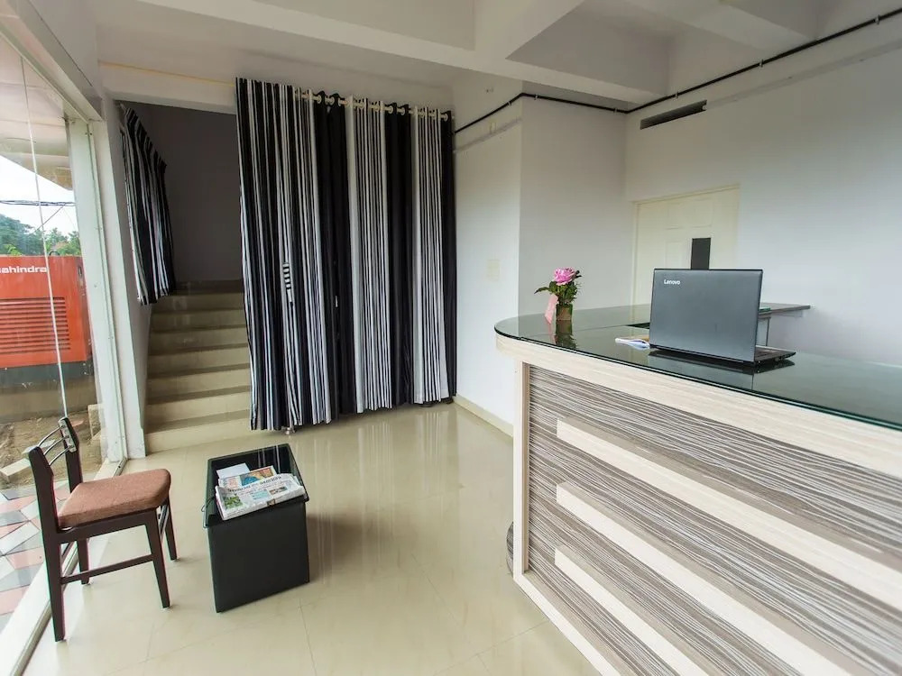 OYO 15599 Reem Residency