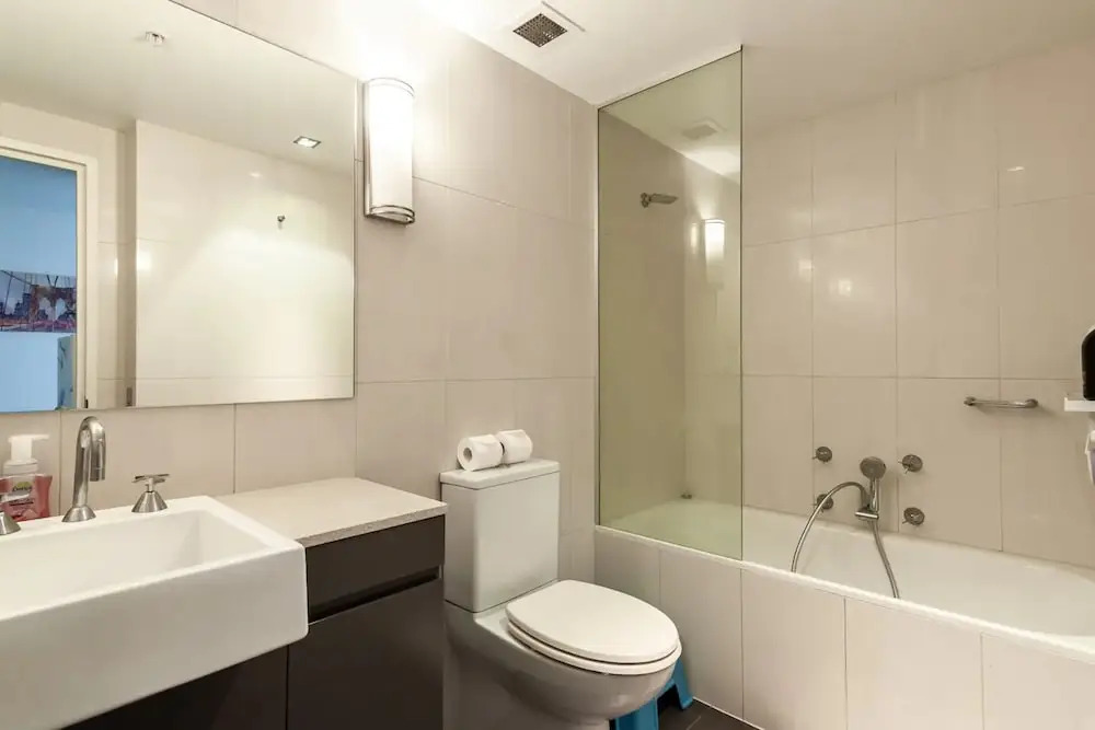 Spacious 2 Bedroom Flat In Wolli Creek