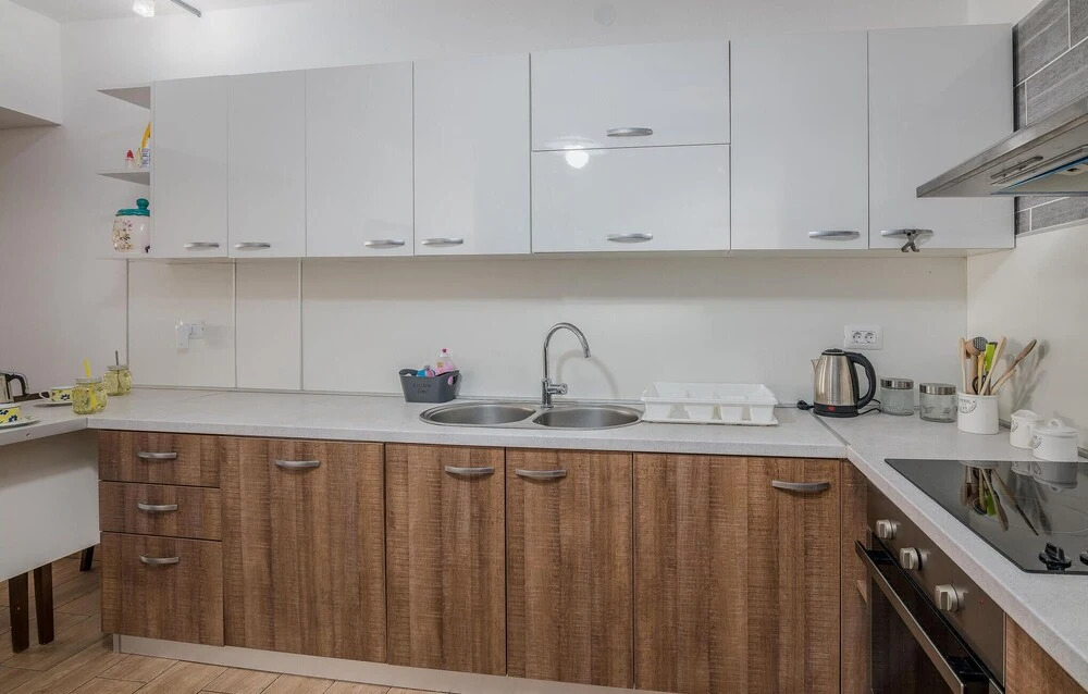 Nice Home in Pinezici with Hot Tub, WiFi & 4 Bedrooms