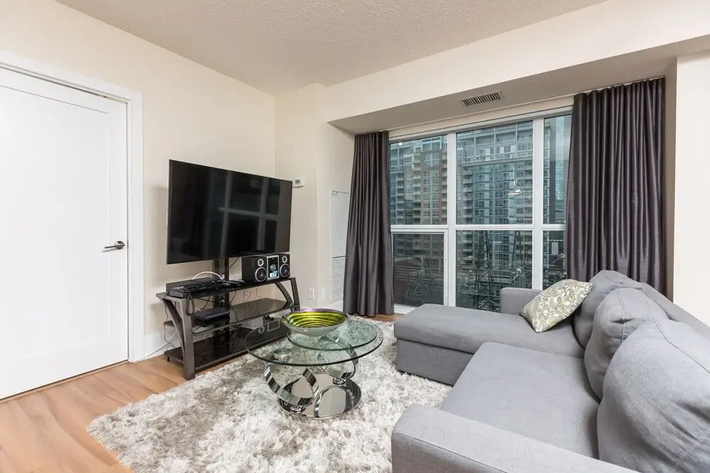 Applewood Suites - Front Street West