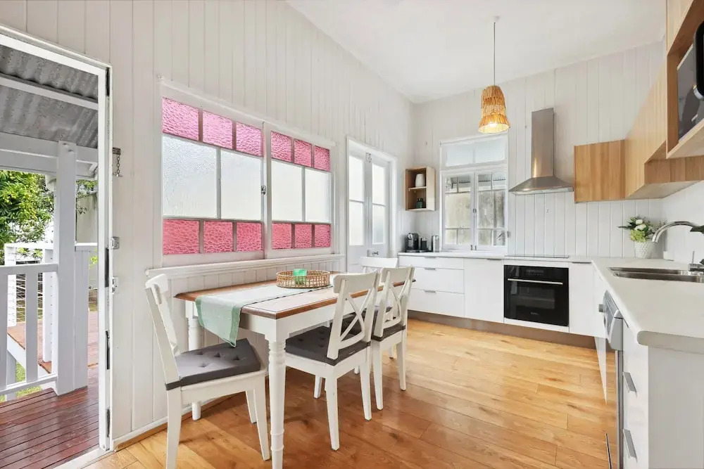 Tranquil 3-bed Family Home With Spacious Backyard