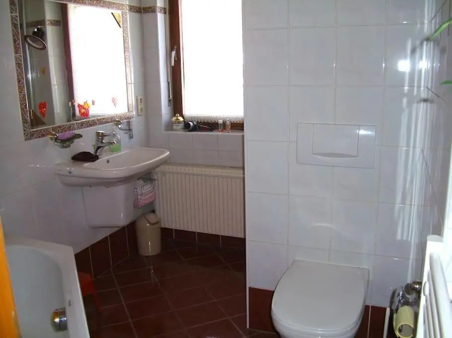 Großes Ferienhaus in ruhiger Lage - WLAN b. 9 Per