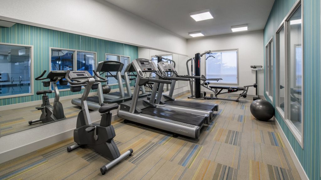 Holiday Inn Express Airdrie by IHG