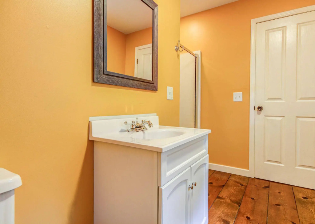 Twin Oaks Inn