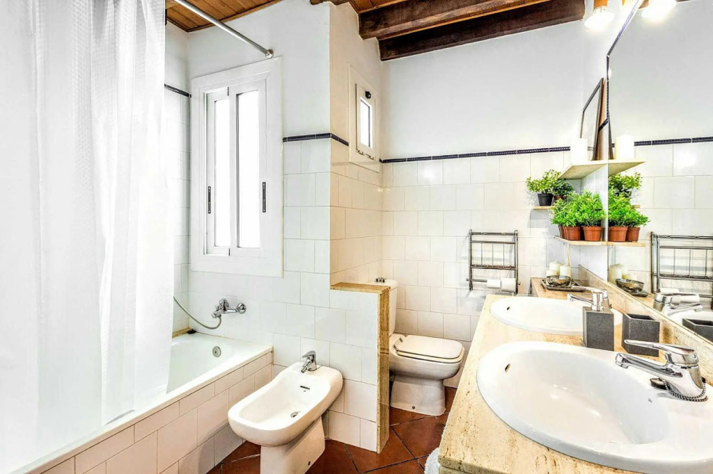 Lovely penthouse 2BR in Eixample - ArtBlue