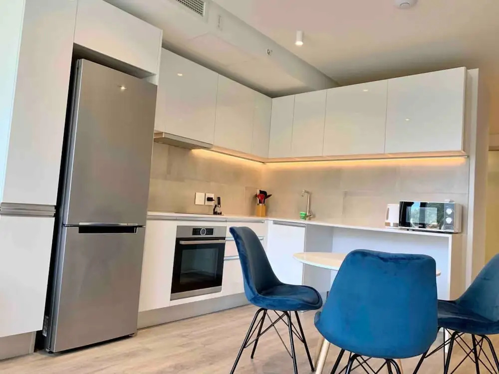 Brand New Modern High Rise Apartment With Sea And Mountain Views