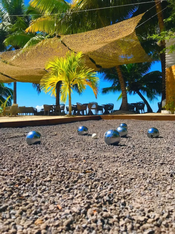 Opoa Beach Hotel