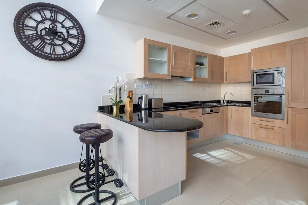 Lively & Spacious 1BR Loft in Dubai Marina