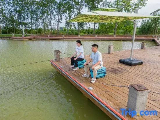 Lake Roli Resort