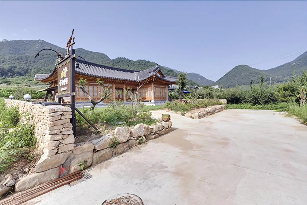 Suncheon Myeongga Hanok Pension
