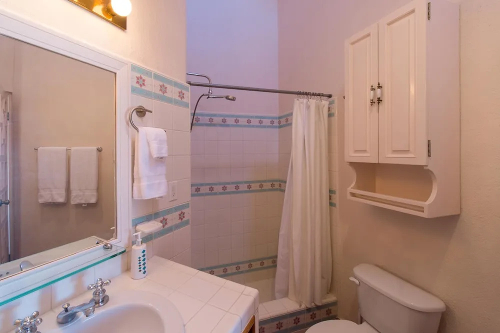 Short Walk to Downtown&Beach from Villa Serrana