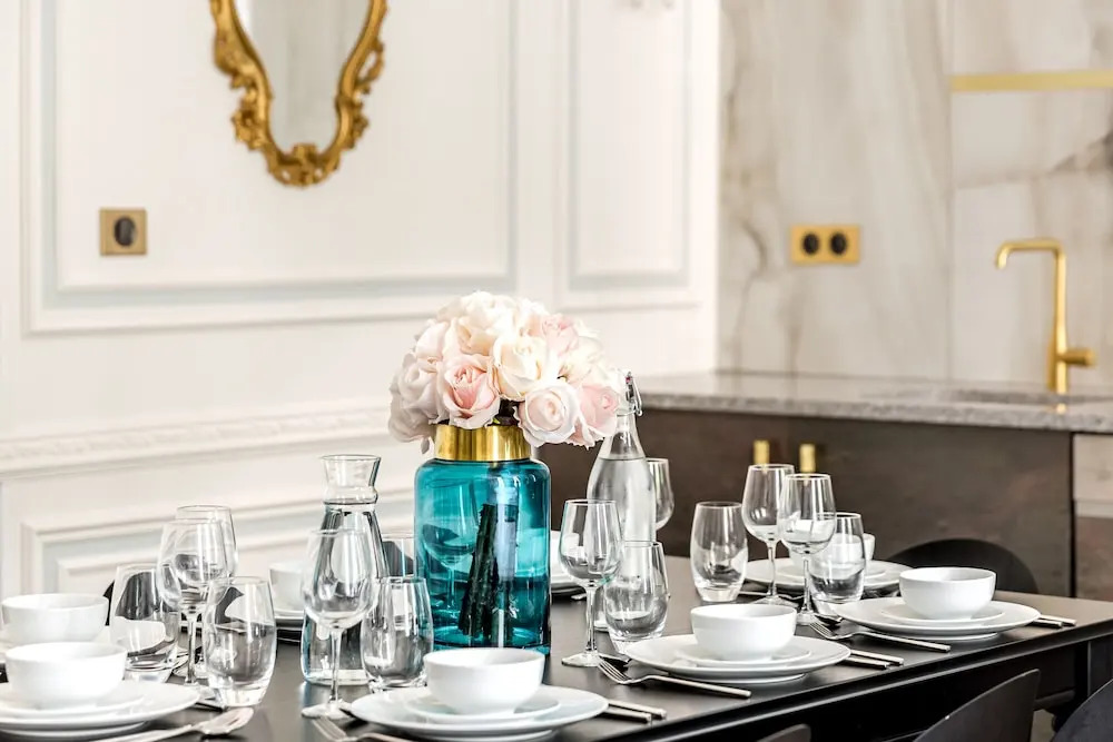 Luxury 3 Bedroom 2 Bathroom Palace Apartment - AC - Louvre