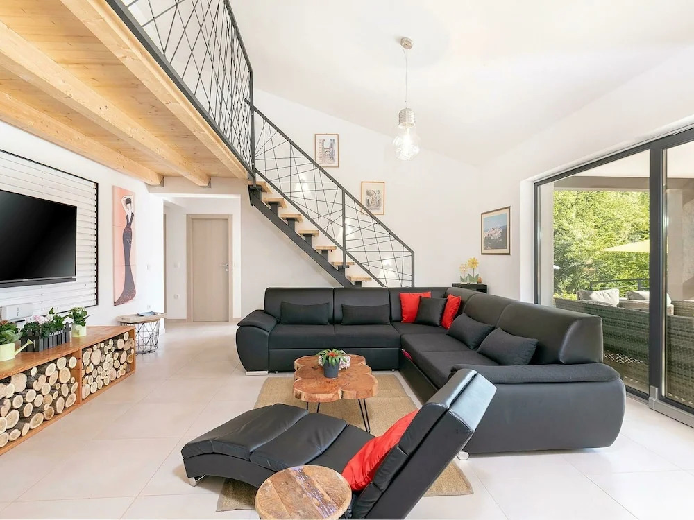 Beautiful Villa With Large Garden, Playground, Swimming Pool, in Green Surroundings at Labin