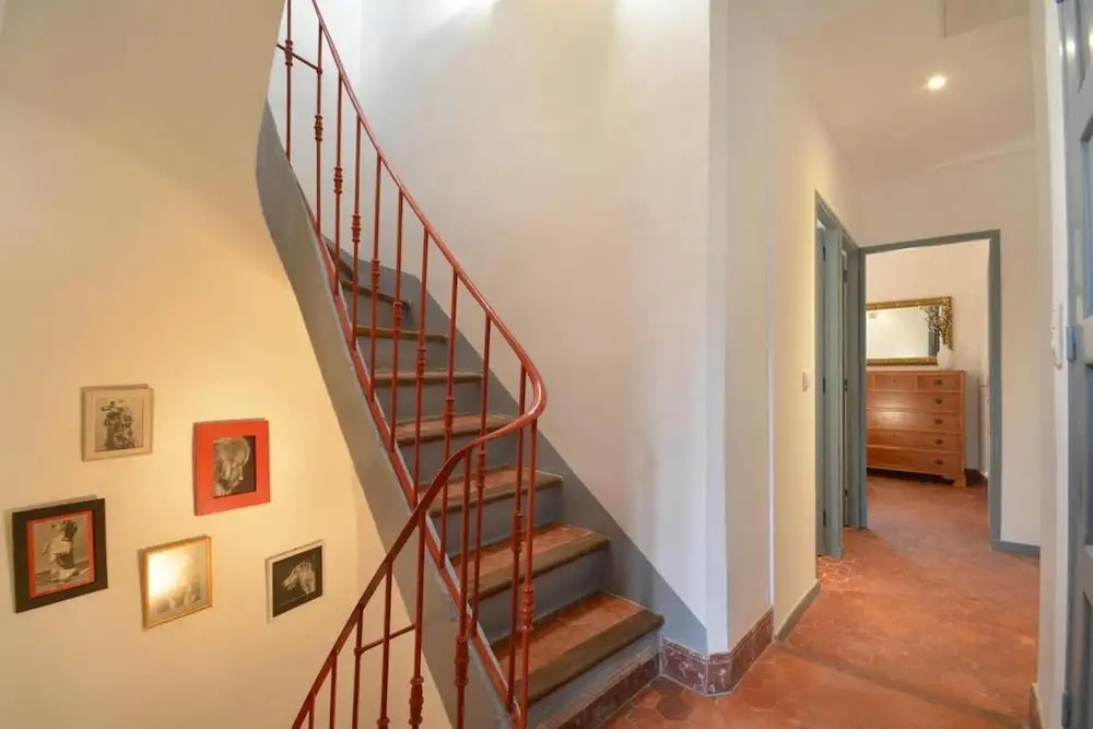 L'Escalier Rouge