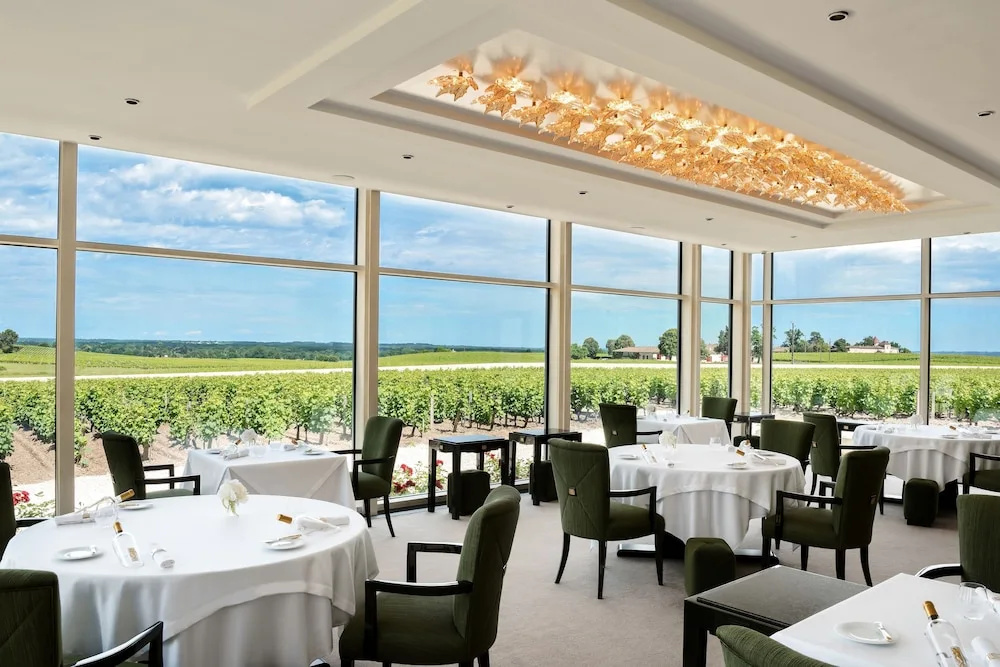 Château Lafaurie-Peyraguey Hôtel & Restaurant LALIQUE