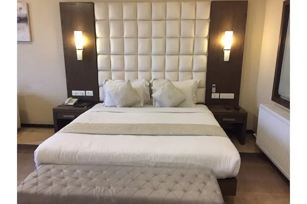 Capital O 9508 Hotel Pine Spring