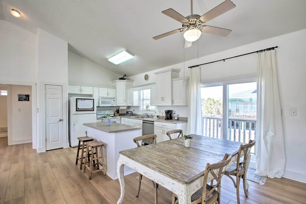 Pensacola Beach Home: 1 Block to Beach Access