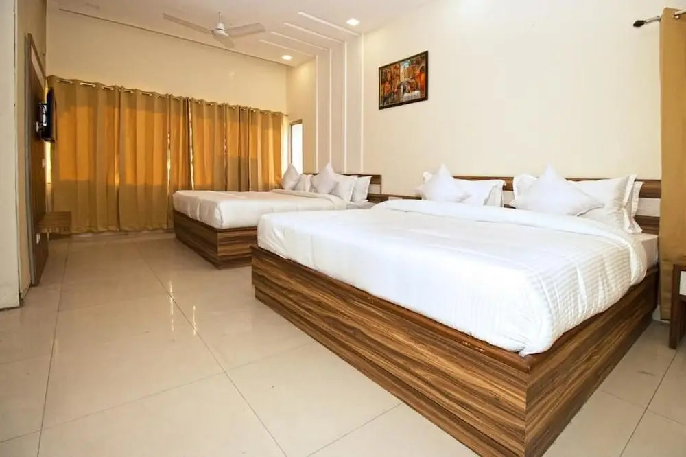 Hotel Revoli Amritsar