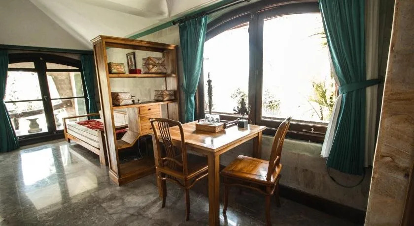 Saudara Home
