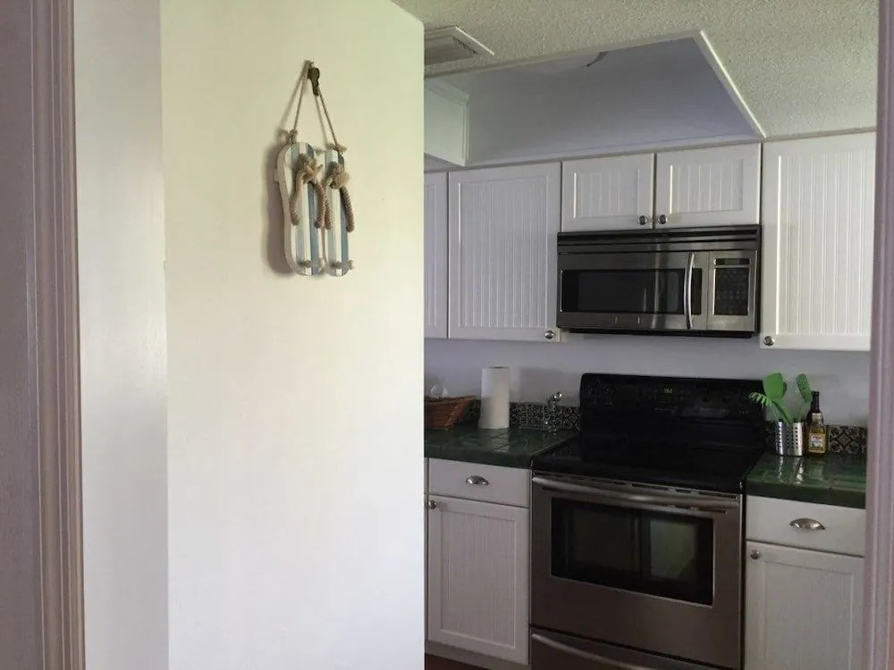 Coconut Palms Townhome 2 Bedroom Townhouse by RedAwning