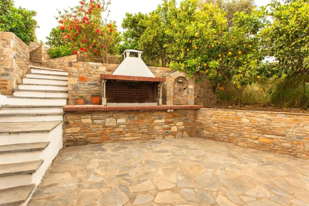 Nikoleri Studios & Apartments