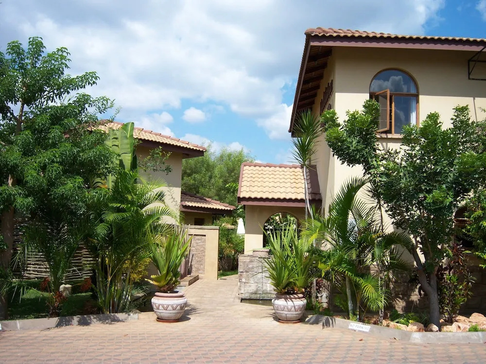 Madidinkwe Guest Villa